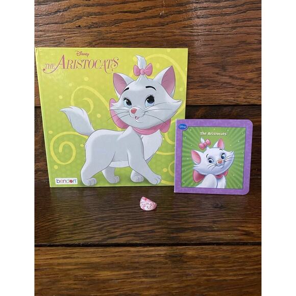 The Aristocats Gift Set Story Books & Marie The Cat Ring Stocking Stuffers Lot - Picture 1 of 6